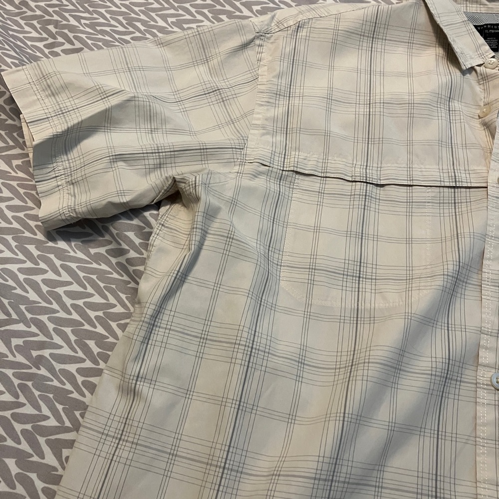 Van Heusen men’s button up summer shirt